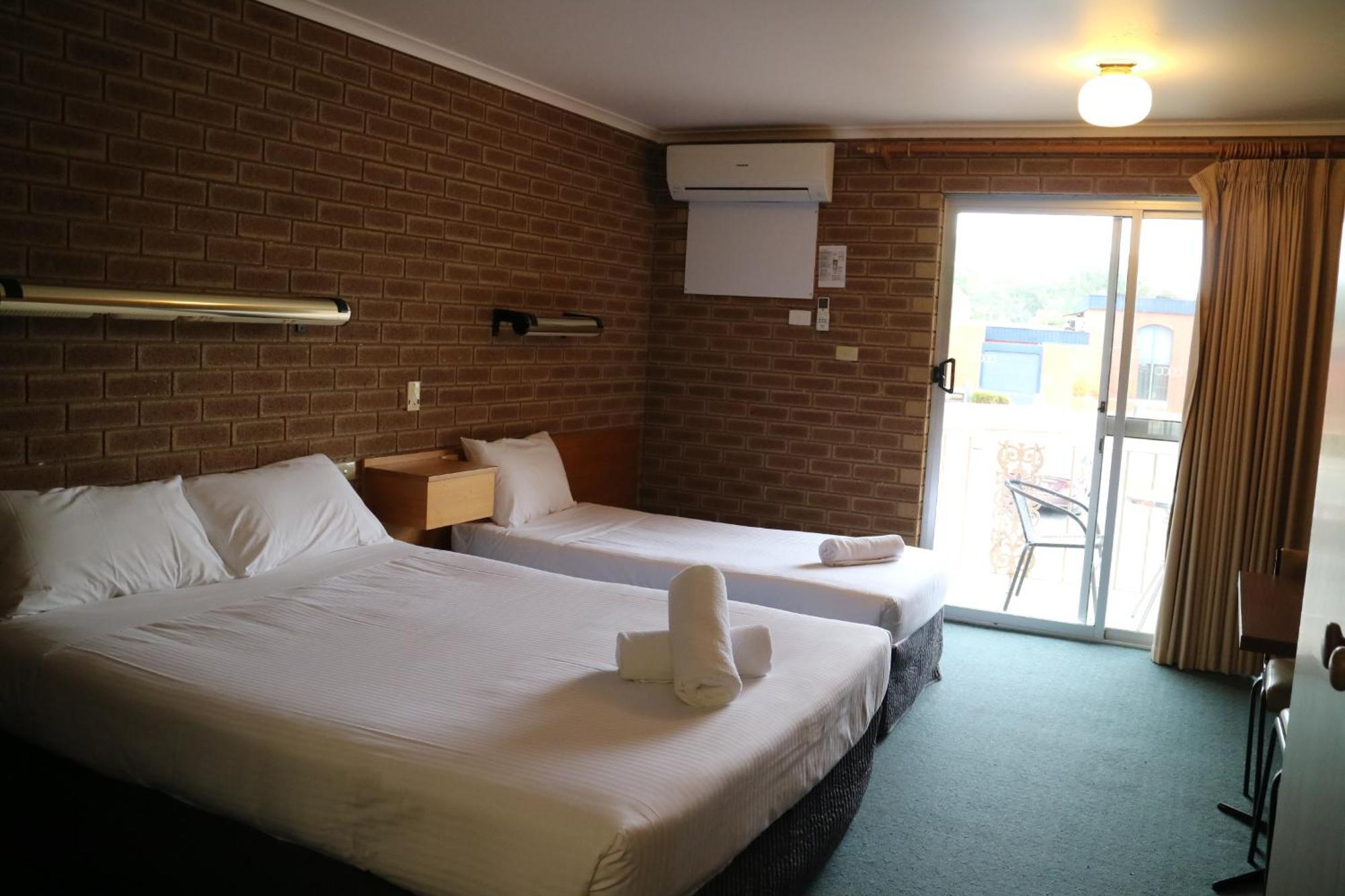 Corowa Golf Club Motel Экстерьер фото