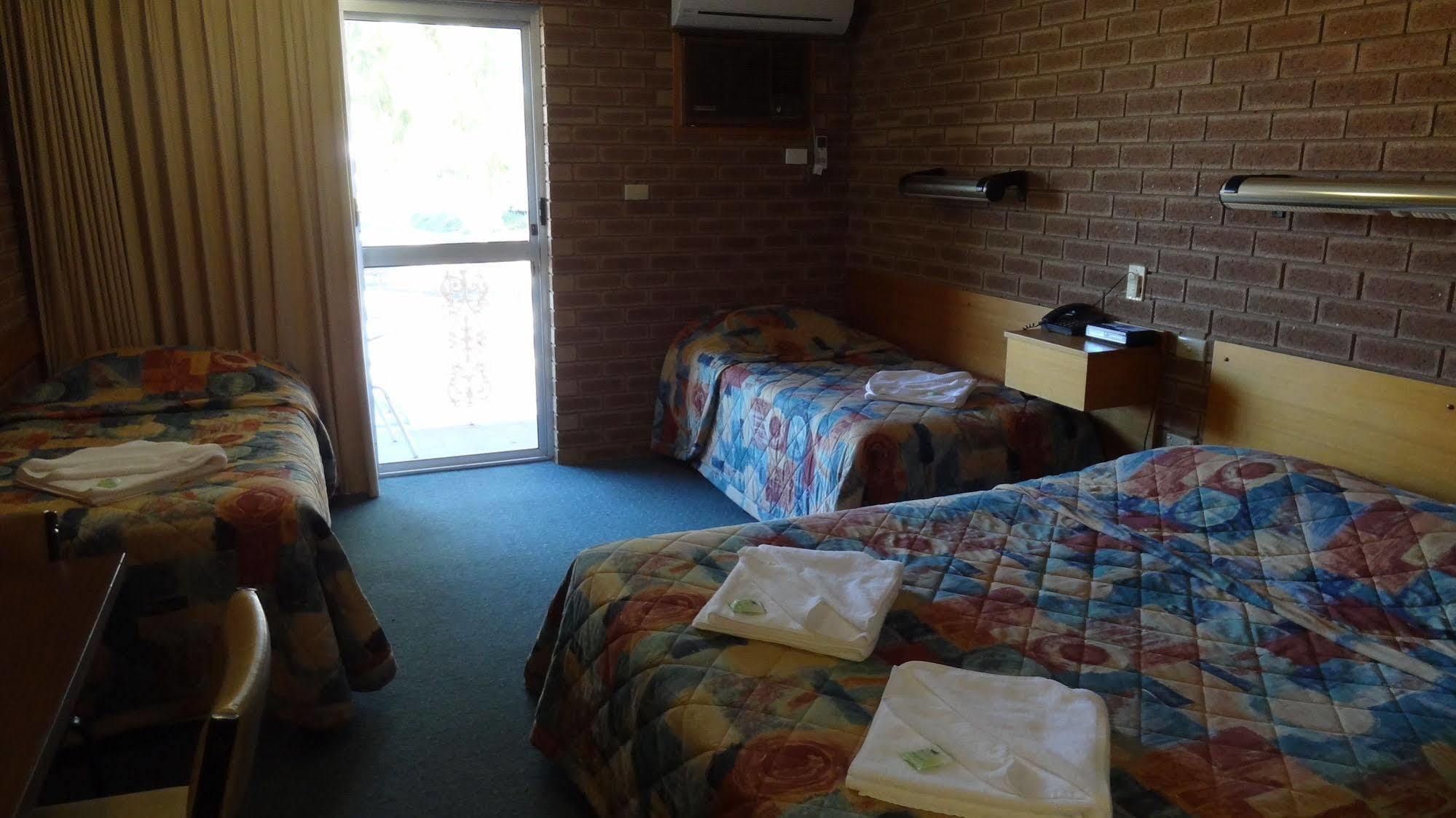 Corowa Golf Club Motel Экстерьер фото