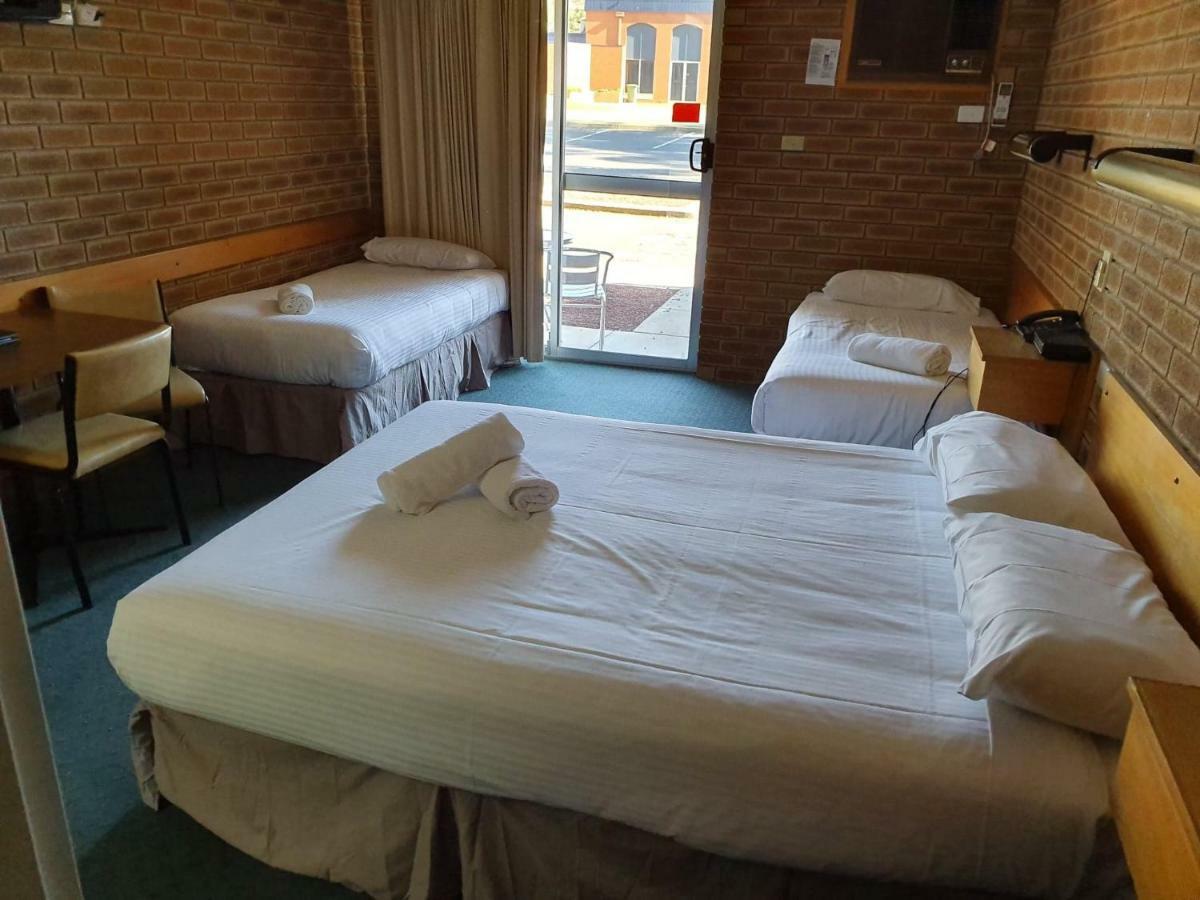 Corowa Golf Club Motel Экстерьер фото